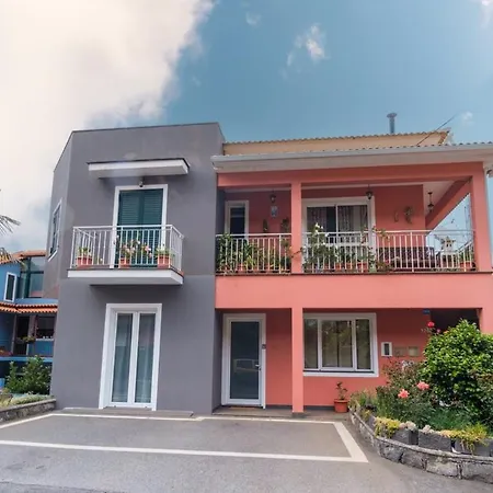 Guestready - Machico Feriehus